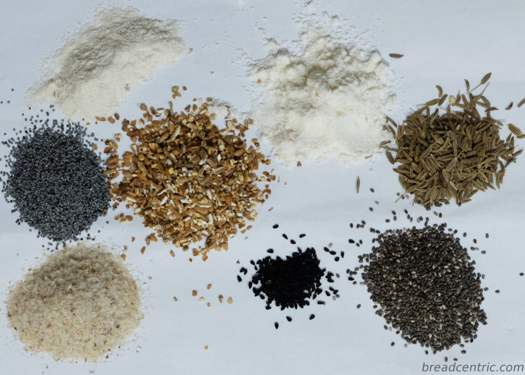 Mąka z brązowego ryżu, mąka z kokosa, mak, słodowane łamane żyto, kminek, babka płesznik, czarnuszka, nasiona chia