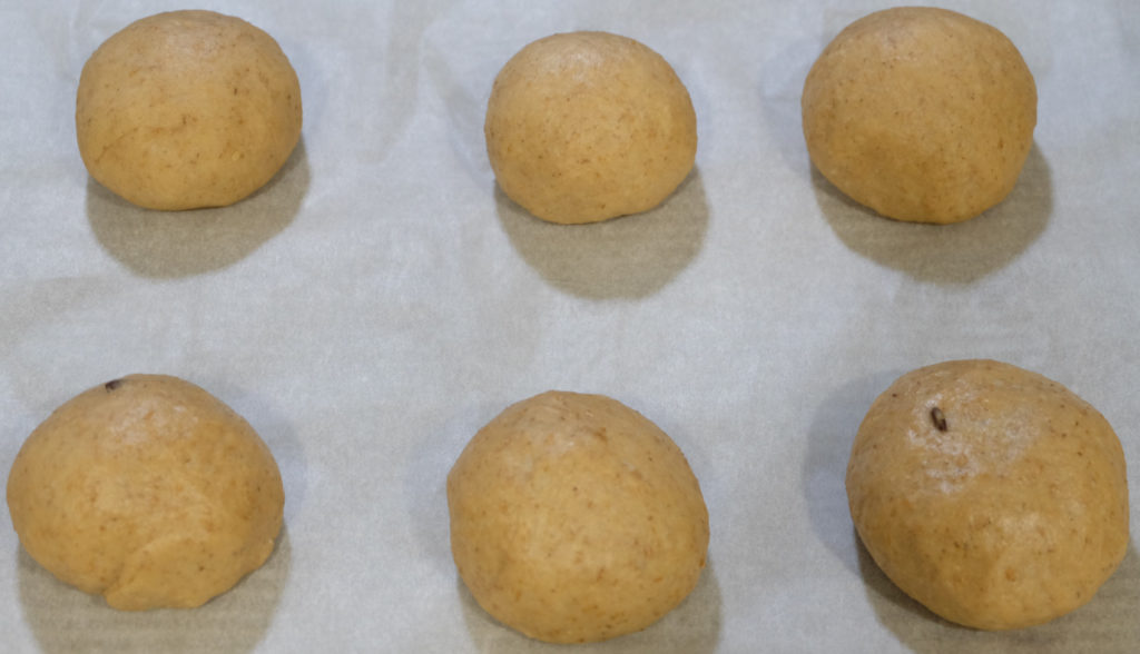 Maślane bułki z czekoladą