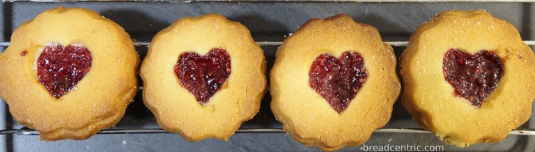 Ready jammy dodgers
